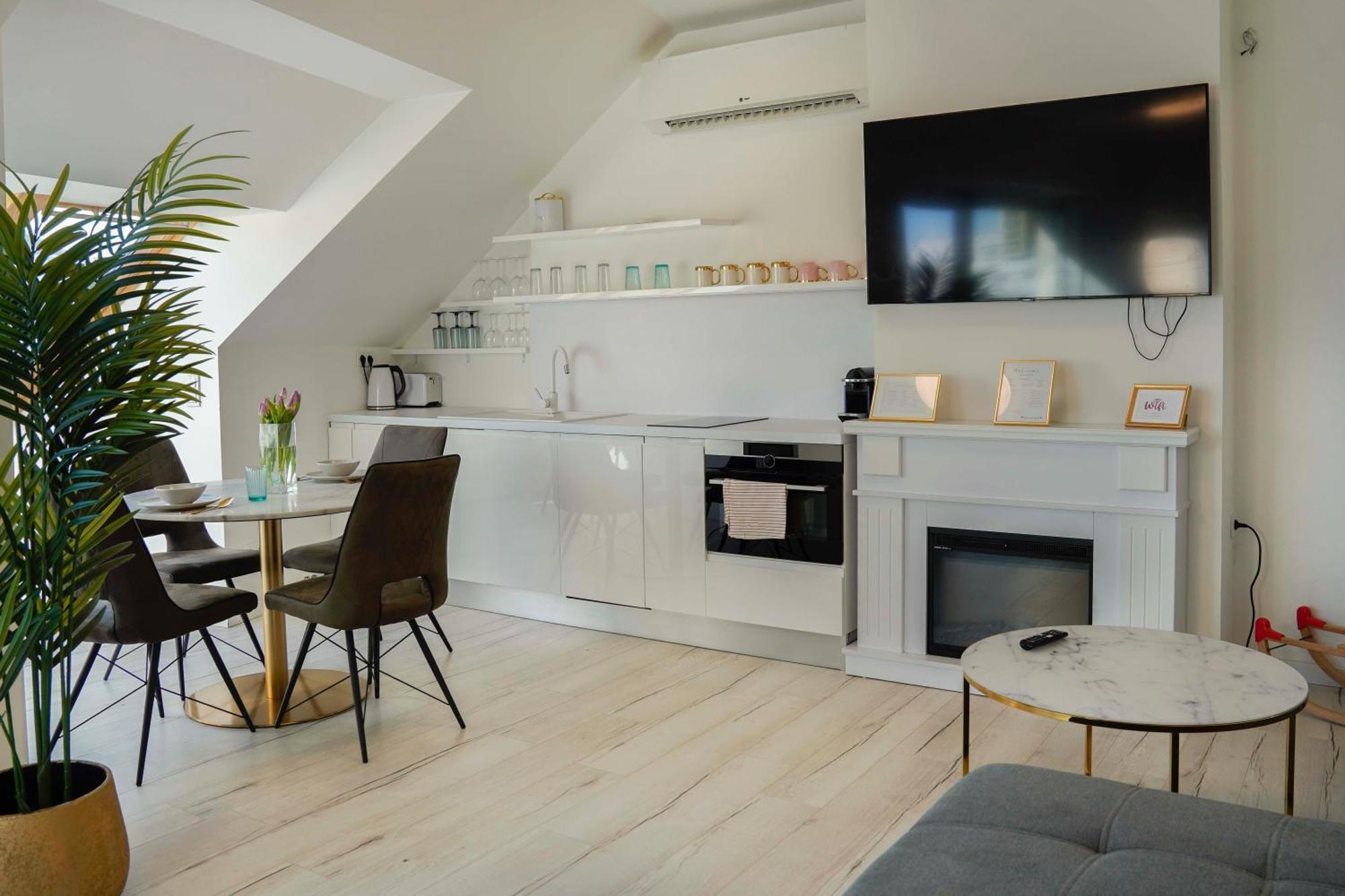 Elisabeth Residence White With Parking, Budapest